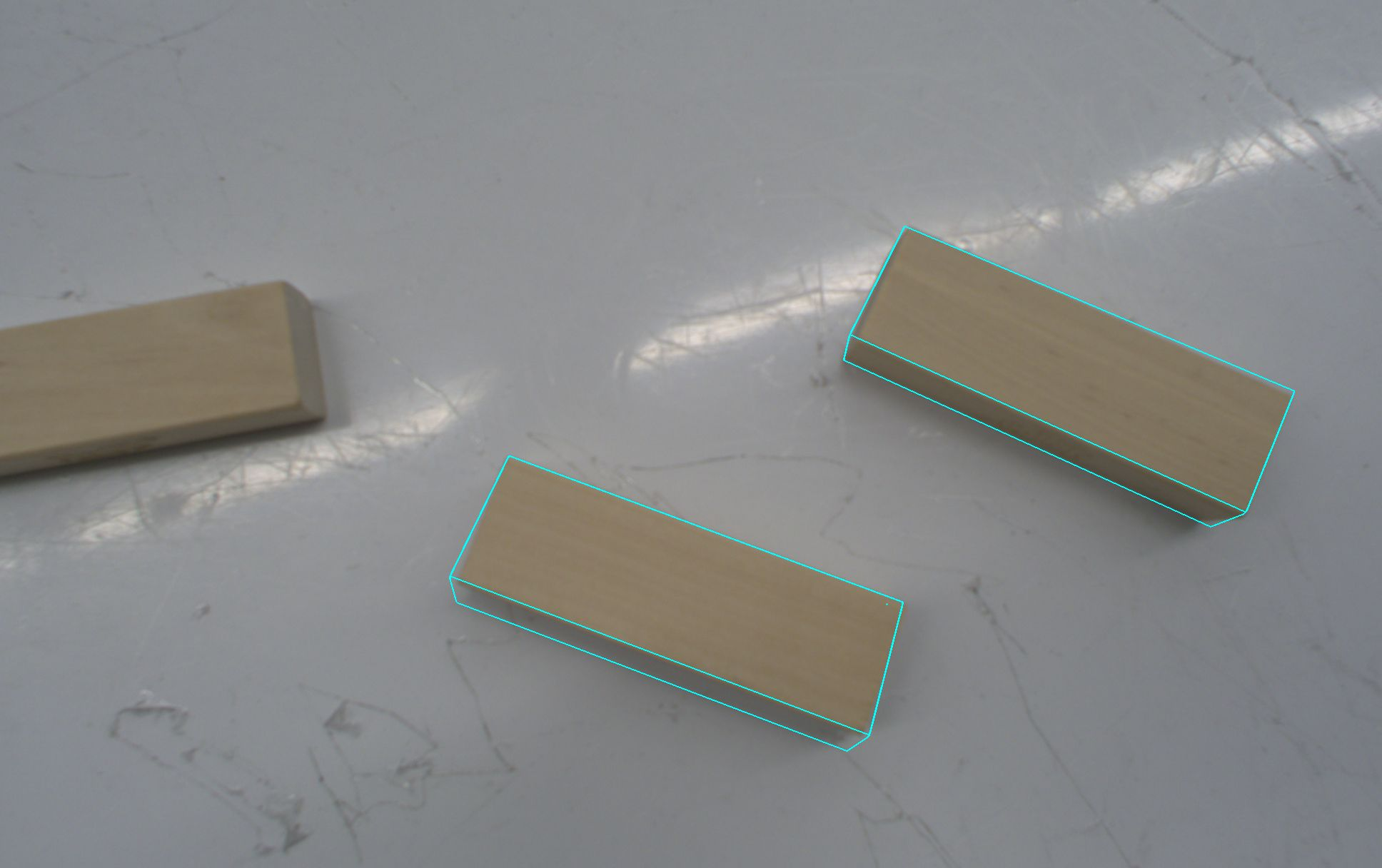 No detection on the cut-off object